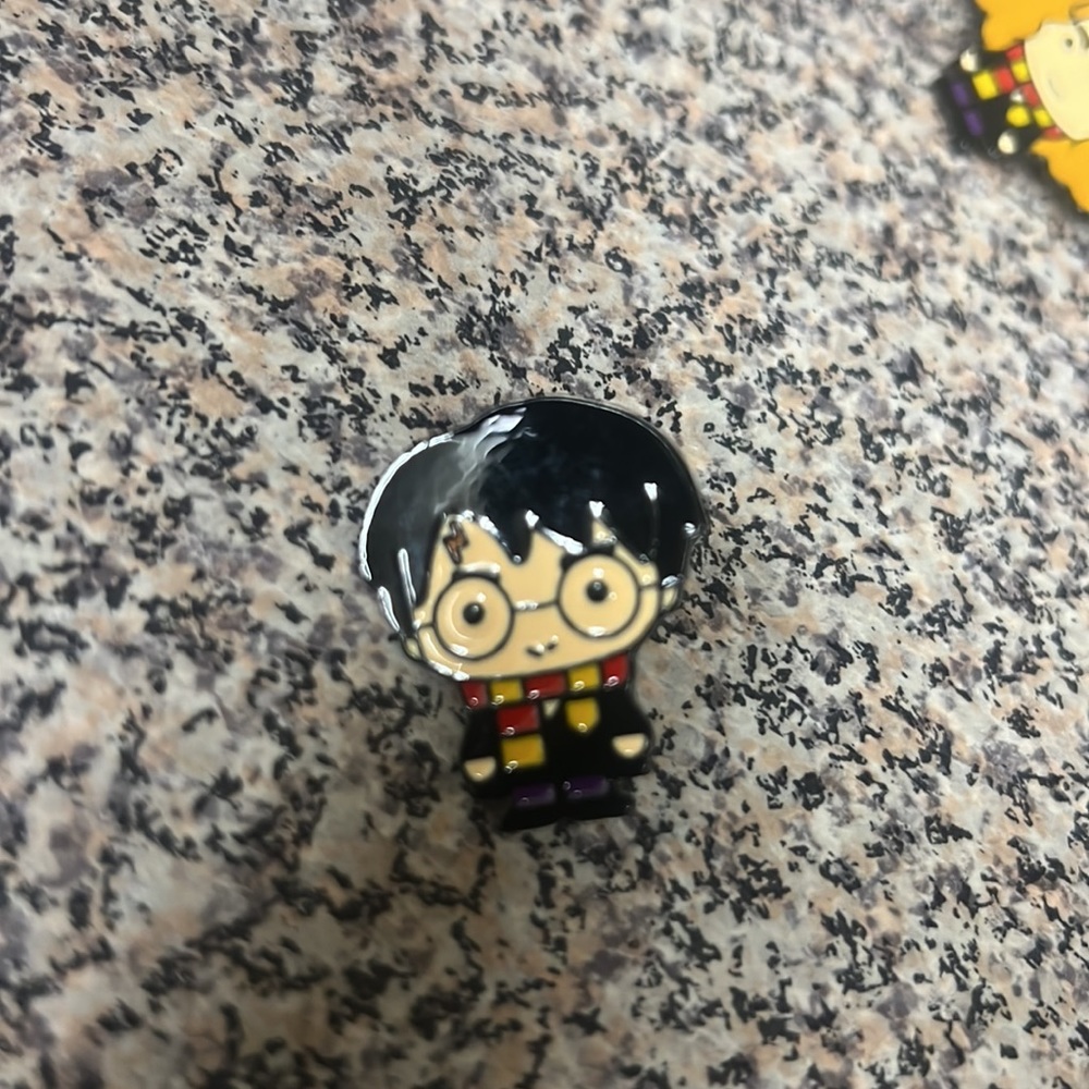 HARRY POTTER PINS SET - Picture 5 of 5